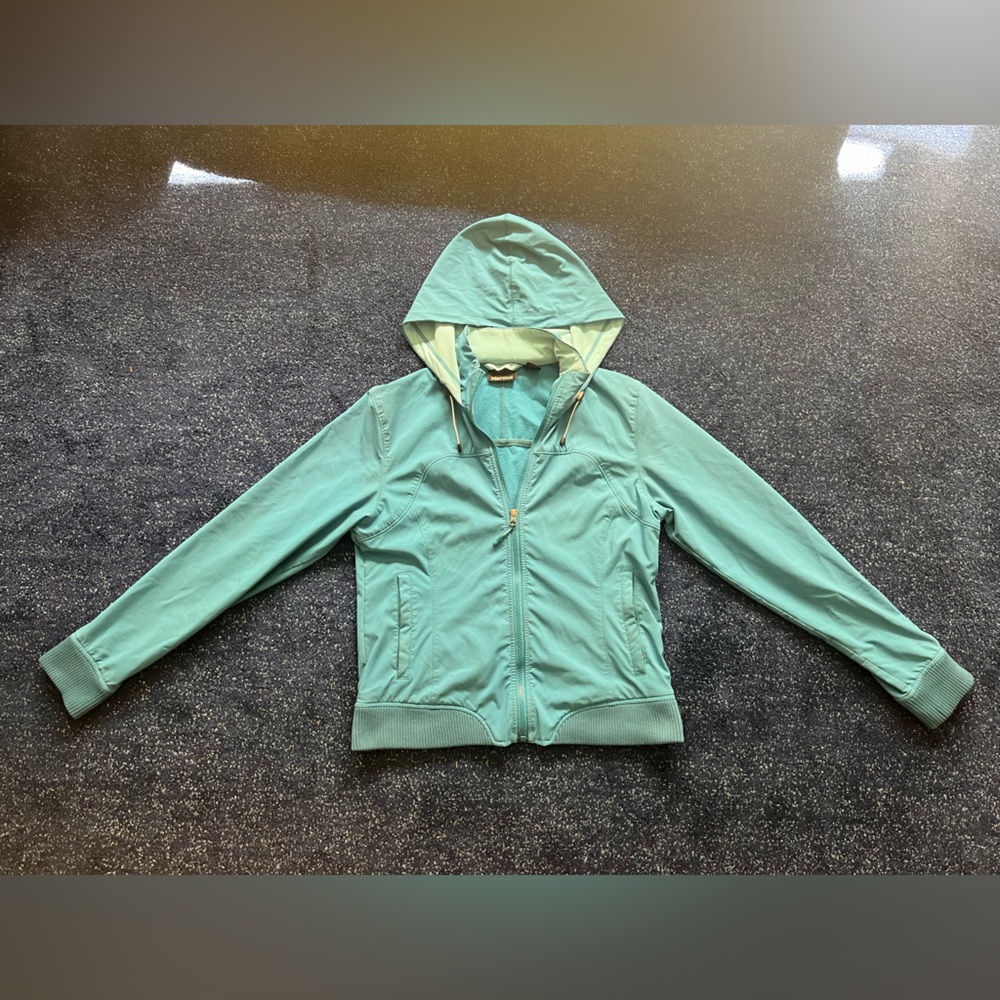 Marmot Softshell Hooded Jacket
Women’s Large
Color: Blue